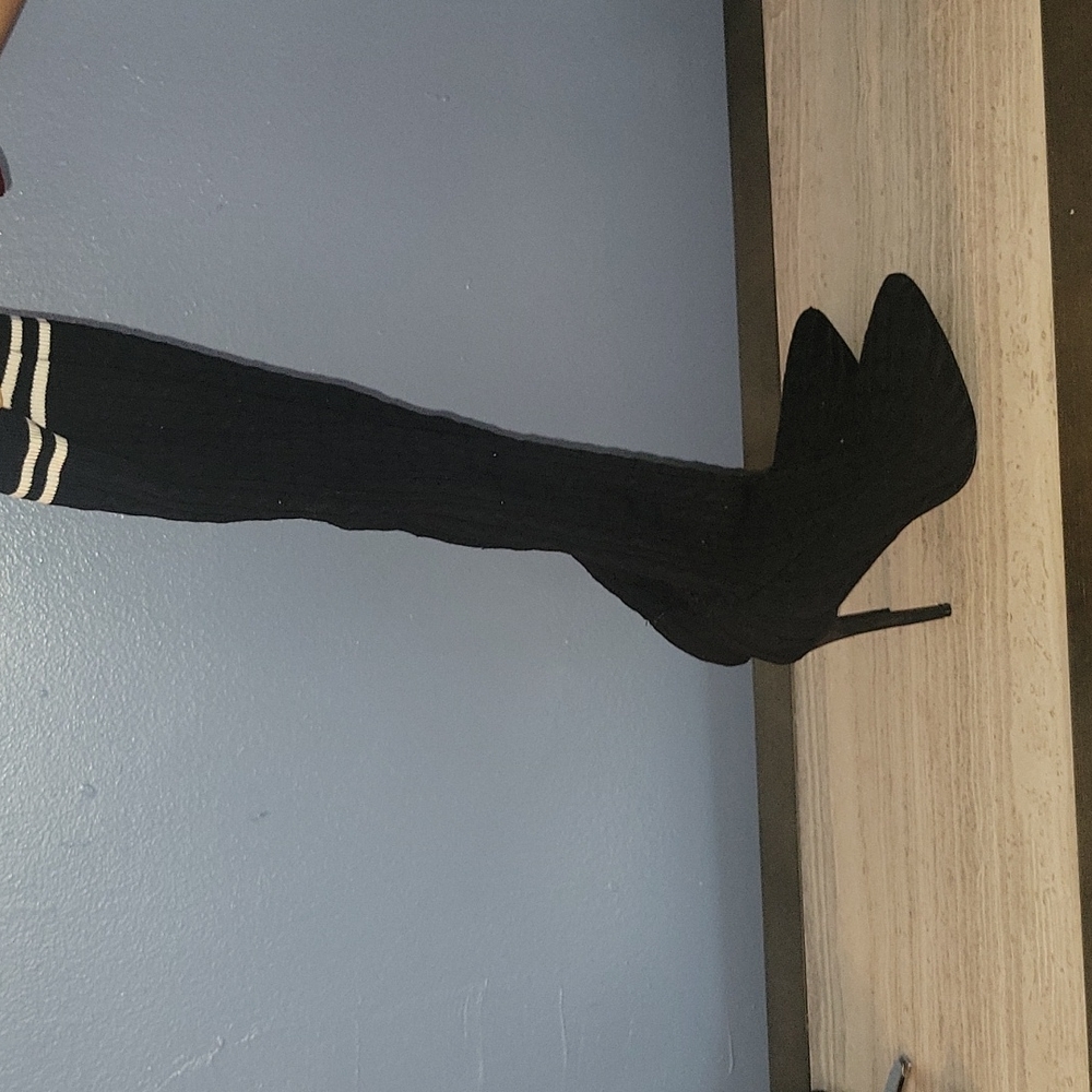 Shoes - Picture 3 of 3